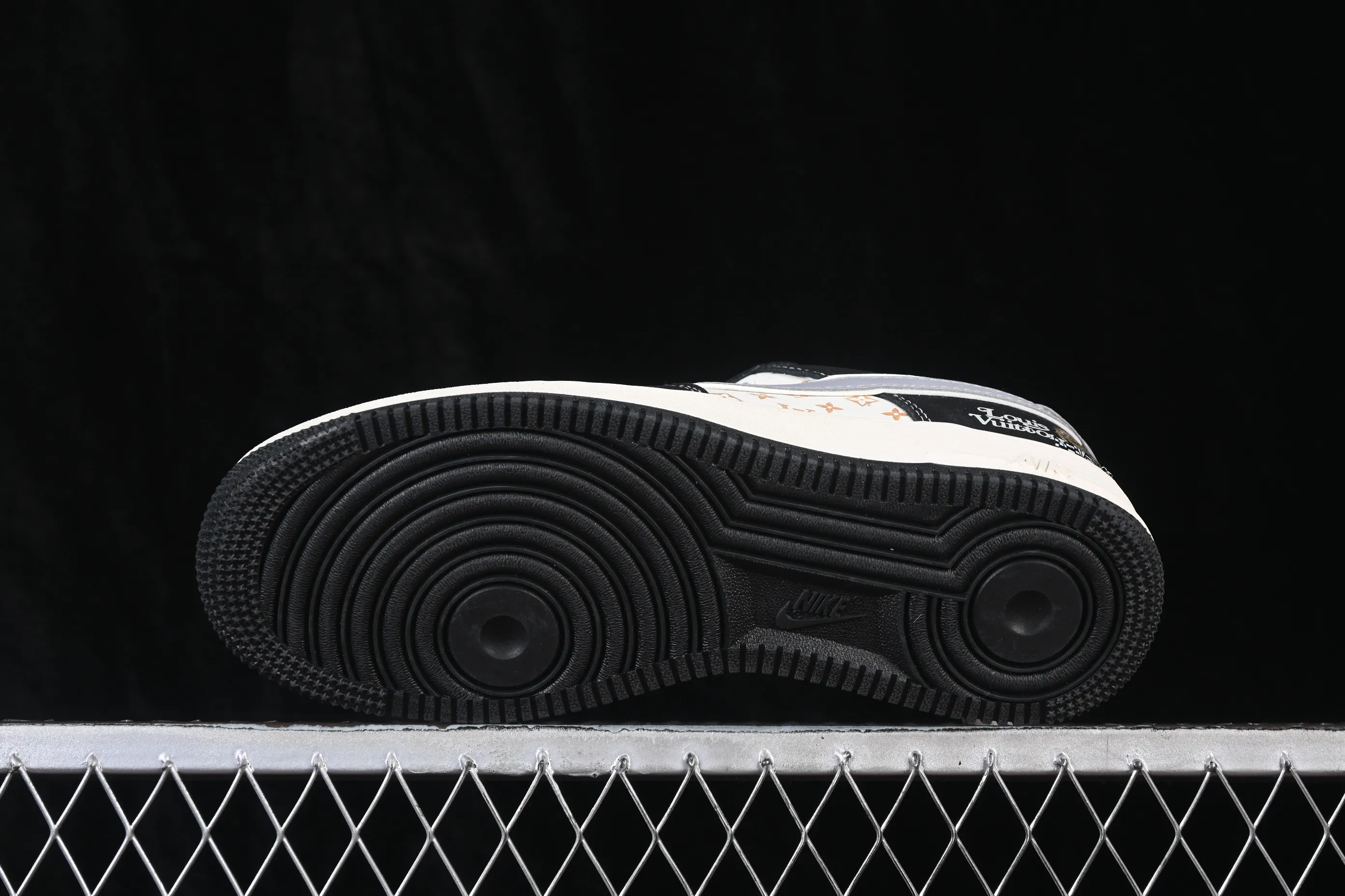 All categories Nk Air Force 1 Air Force series Nk Air Force 1 Low Air Force low-top Nike Air Force 1'07 Low black and white contrast Air Force 1 low-top casual sneakers KL1688-006